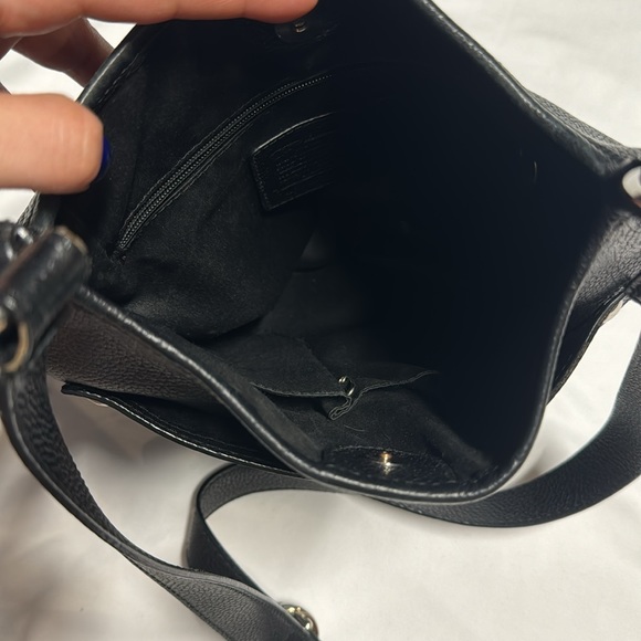 100% authentic Coach black leather crossbody / messenger bag - Picture 10 of 13